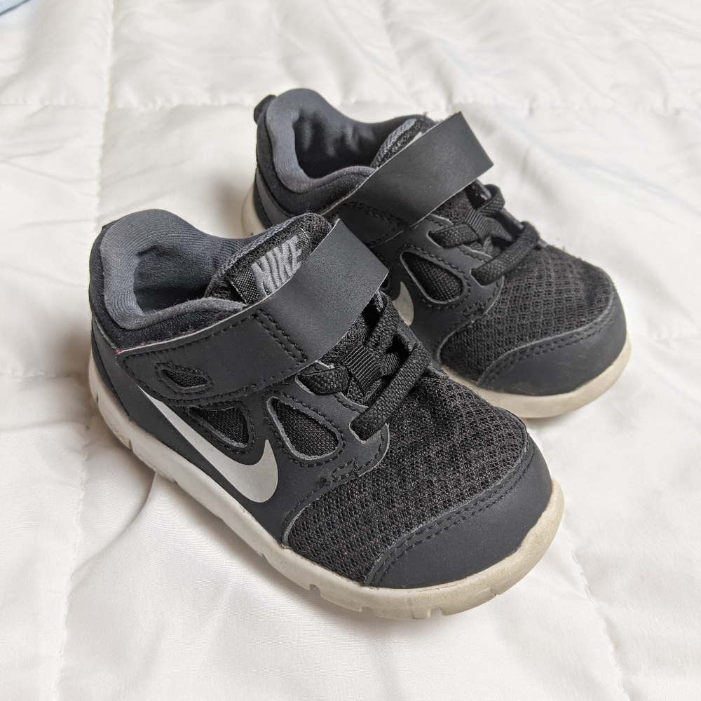 Nike KidsToddler Elastic Laces Sneakers 7C